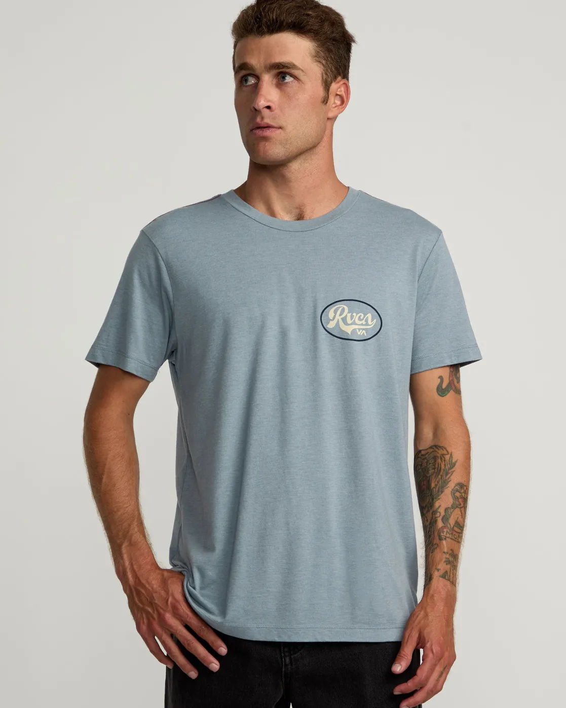 RVCA PROWL TEE Flint Stone Hot