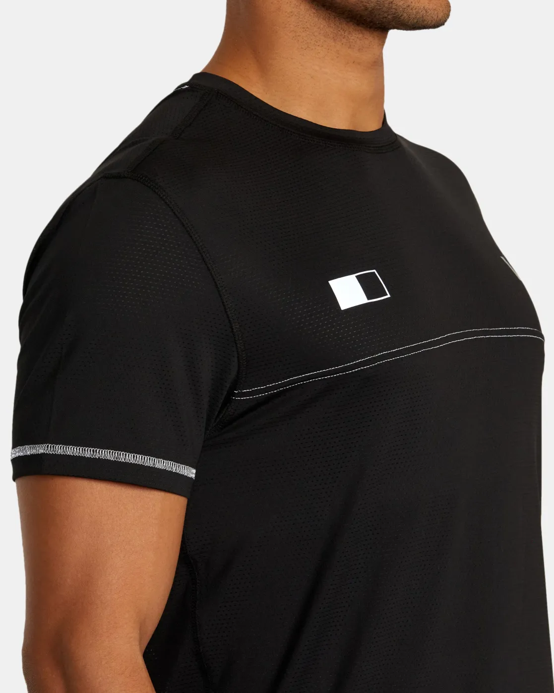 RVCA RUNNER TECHNICAL SHORT SLEEVE TOP Black 2