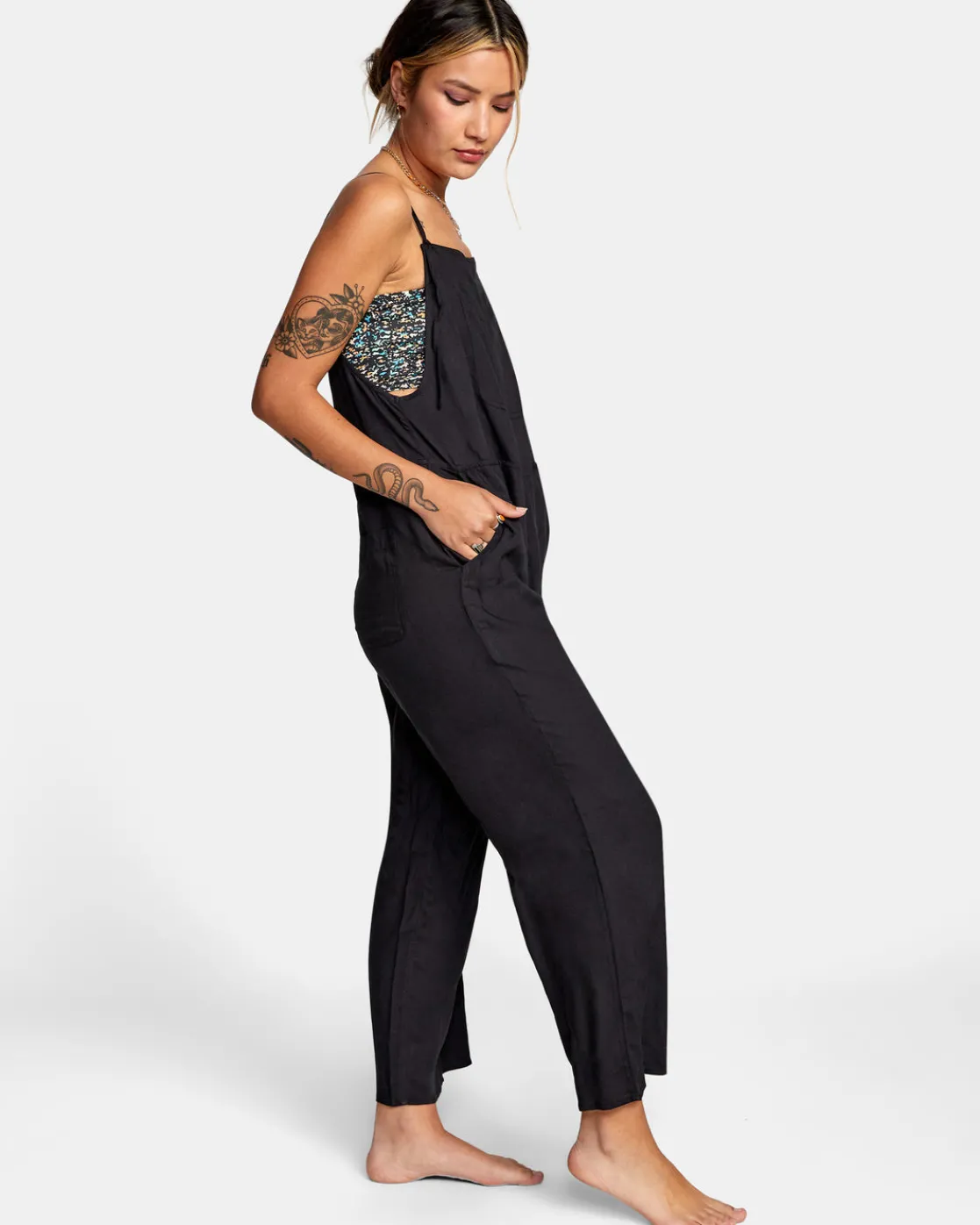 RVCA ZULA JUMPER COVER-UP True Black Sale